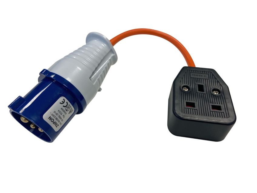 UK-Netzadapter 13 Ampere Steckdose auf Wohnwagen-Netzstecker