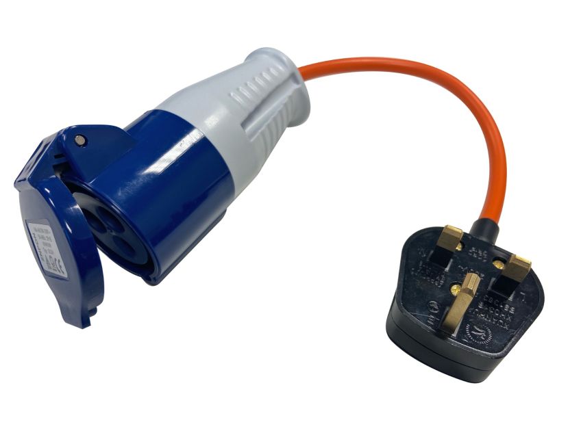 UK Netzadapter 13 Ampere-Stecker auf Wohnwagen-Steckdose